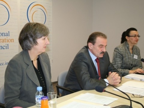 RCC Secretary General, Hido Biscevic (centre), UNDP Resident Representative and UN Resident Coordinator, Christine McNab (left), and Chair of the eSEE Initiative, Diana Simic, at the meeting of the eSEE Working Group and the eSEE Taskforce, Sarajevo, 27 October 2008 (Photo RCC/Selma Ahatovic-Lihic) RCC Secretary General, Hido Biscevic (centre), UNDP Resident Representative and UN Resident Coordinator, Christine McNab (left), and Chair of the eSEE Initiative, Diana Simic, at the meeting of the eSEE Working Group and the eSEE Taskforce, Sarajevo, 27 October 2008 (Photo RCC/Selma Ahatovic-Lihic)