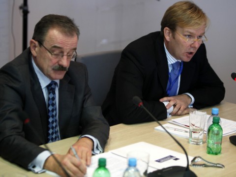 RCC Secretary General, Hido Biščević (left), and Head of EU Delegation to Bosnia and Herzegovina/EU Special Representative, Ambassador Peter Sorensen, at the opening of IPA Multi-Beneficiary Coordination Meeting, in Sarajevo, BiH, on 15 November 2011. (Photo RCC/Dado Ruvic) RCC Secretary General, Hido Biščević (left), and Head of EU Delegation to Bosnia and Herzegovina/EU Special Representative, Ambassador Peter Sorensen, at the opening of IPA Multi-Beneficiary Coordination Meeting, in Sarajevo, BiH, on 15 November 2011. (Photo RCC/Dado Ruvic)