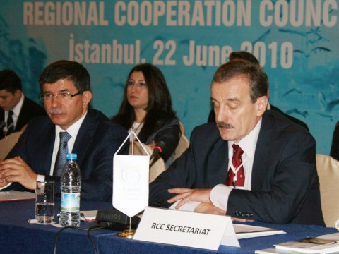RCC Secretary General, Hido Biscevic (right), with the Minister of Foreign Affairs of Turkey, Ahmet Davutoğlu, at the second RCC annual meeting, held on 22 June 2010 in Istanbul, Turkey. (Photo RCC/Dinka Zivalj) RCC Secretary General, Hido Biscevic (right), with the Minister of Foreign Affairs of Turkey, Ahmet Davutoğlu, at the second RCC annual meeting, held on 22 June 2010 in Istanbul, Turkey. (Photo RCC/Dinka Zivalj)