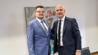 RCC Secretary General Amer Kapetanovic held a bilateral meeting with Deputy Minister of Finance of North Macedonia, Nikolche Jankulovski on the sidelines of the Growth Plan Summit held in Skopje on 1 July 2025 (Photo: RCC/Ogen Acevski)
