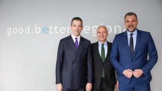 RCC Secretary General Amer Kapetanovic with Minister of Foreign Affairs of Serbia, Marko Djuric and Minister of Foreign Affairs of Bosnia and Herzegovina, Elmedin Konakovic, at the meeting on regional cooperation hosted by RCC in Sarajevo on 18 February 2026 (Photo: RCC/Armin Durgut)